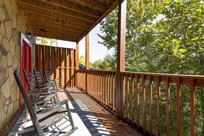 Movie Theater Hot Tub View Mountain Escape Villa Gatlinburg Exteriör bild