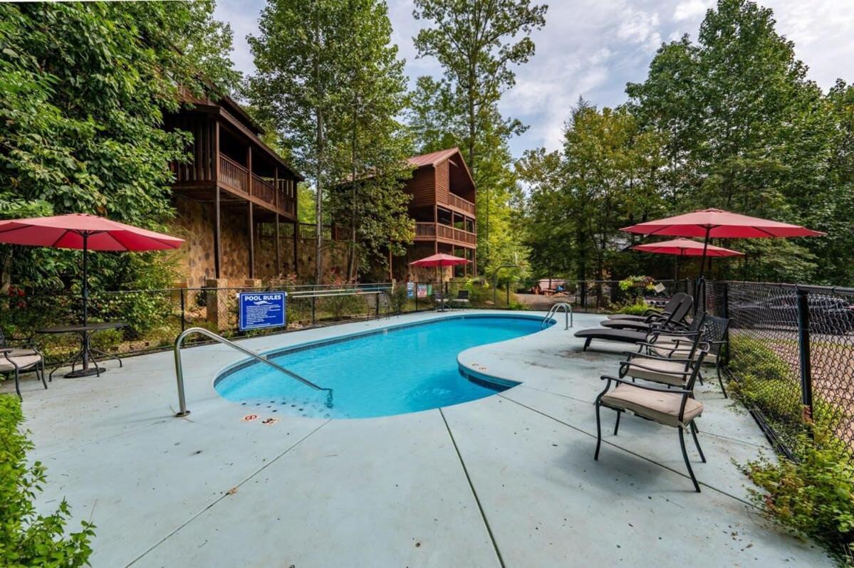 Movie Theater Hot Tub View Mountain Escape Villa Gatlinburg Exteriör bild
